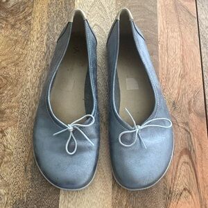 Vivobarefoot ballet flat silver